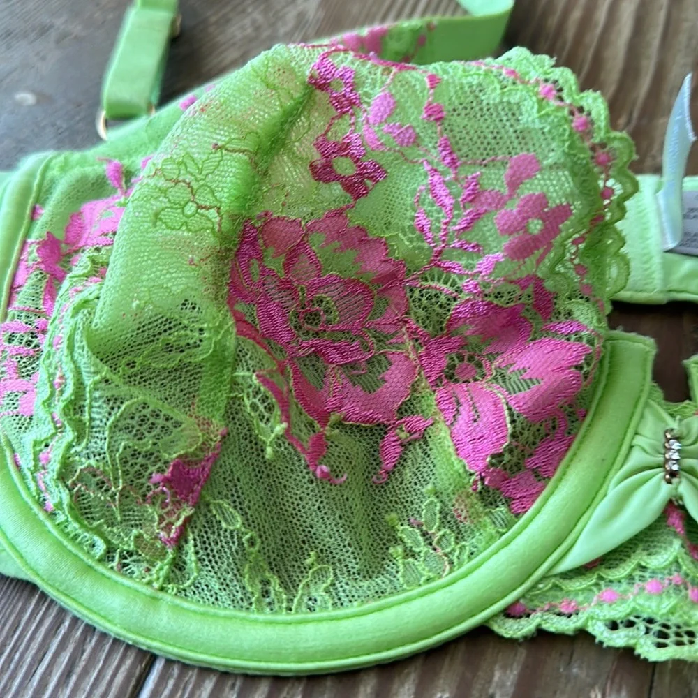 Victoria’s Secret lime green pink unlined Lacey bra 36C